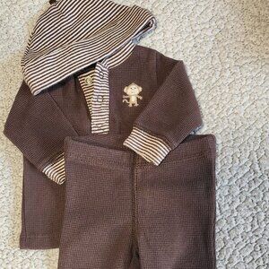 Carters Newborn-brown waffle fabric top & bottom set with matching hat!